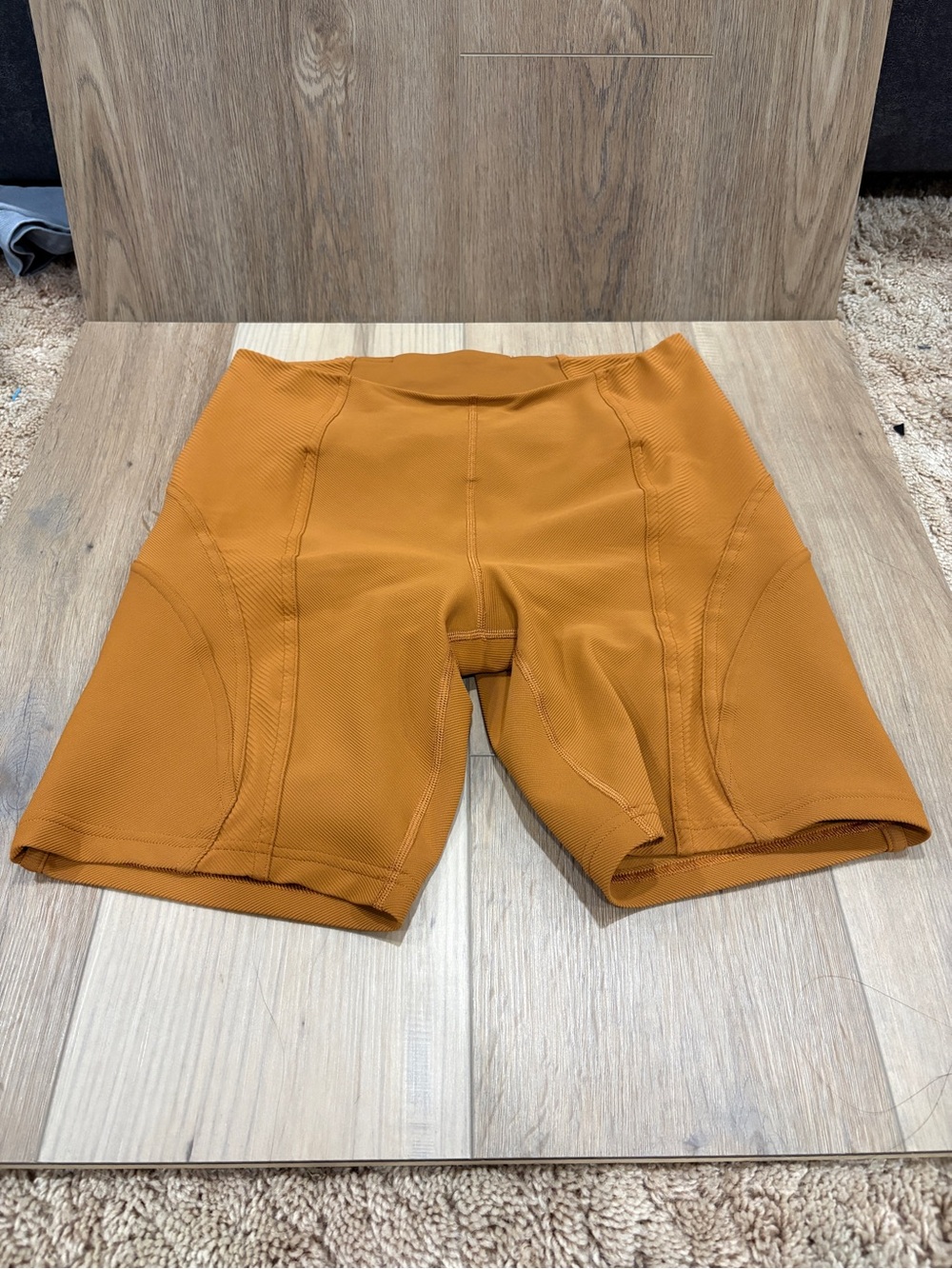 Lululemon Ribbed High-Rise Yoga Short 8"
Butternut Brown Size 8 W7BXOS Luxtreme